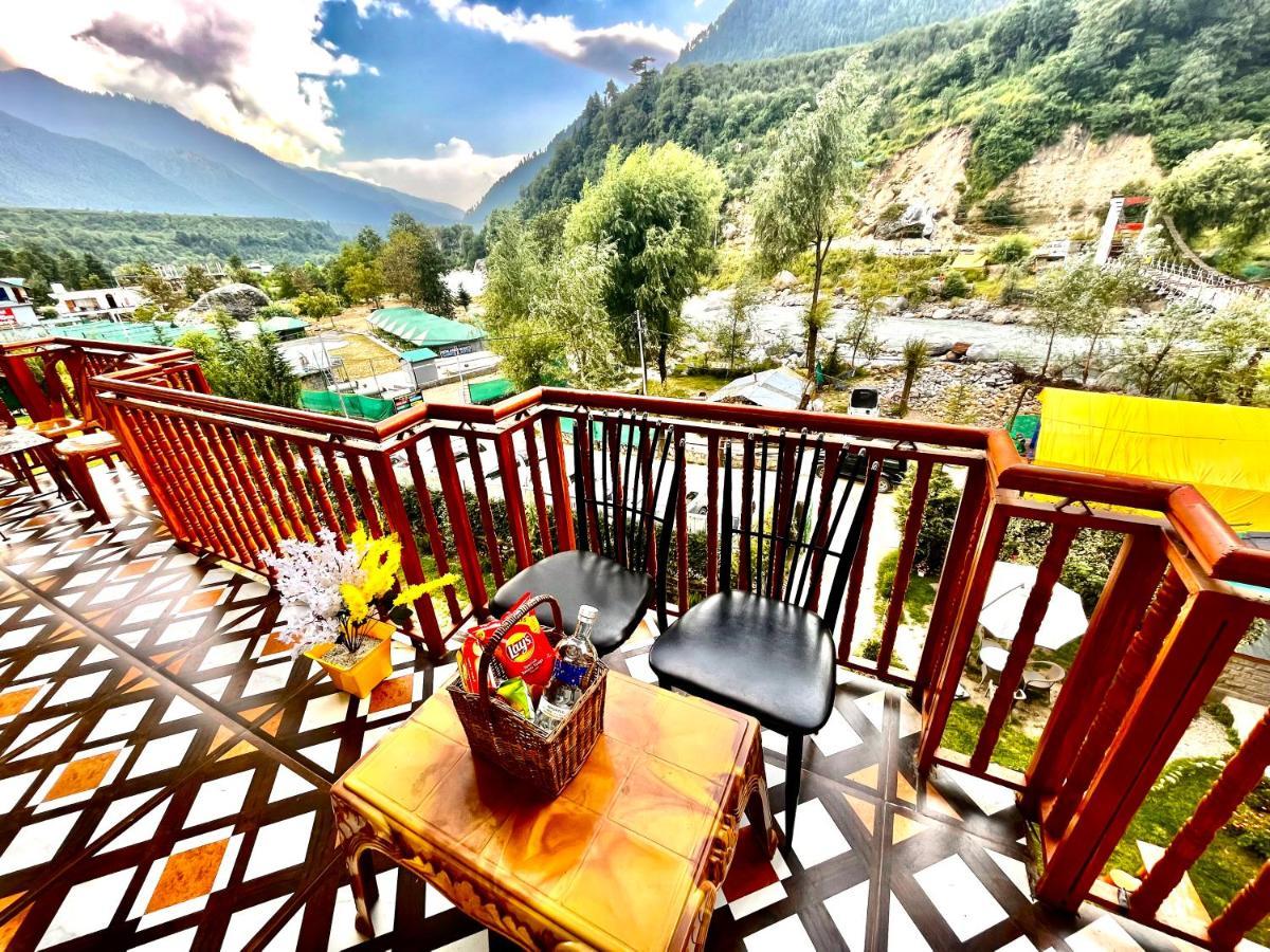 Hotel Himalayan River- Riverside Hotel Manāli Exteriör bild