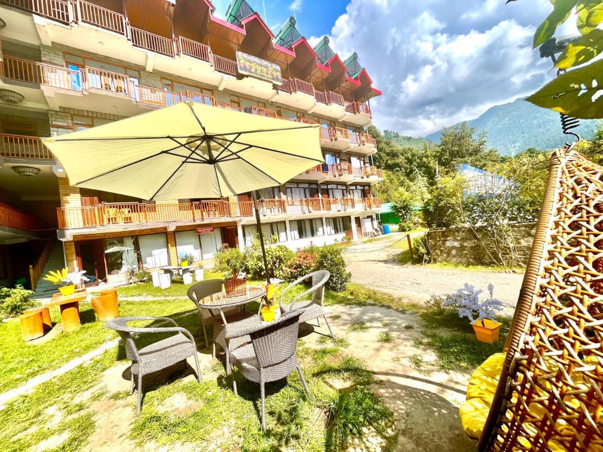 Hotel Himalayan River- Riverside Hotel Manāli Exteriör bild
