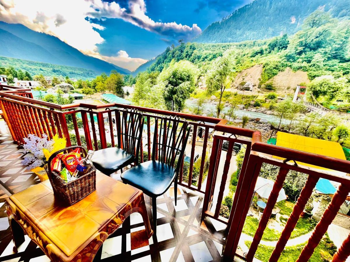 Hotel Himalayan River- Riverside Hotel Manāli Exteriör bild