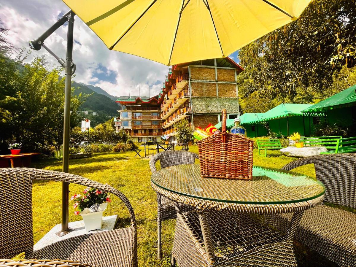 Hotel Himalayan River- Riverside Hotel Manāli Exteriör bild